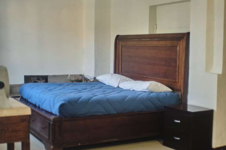 Room 4 of 13