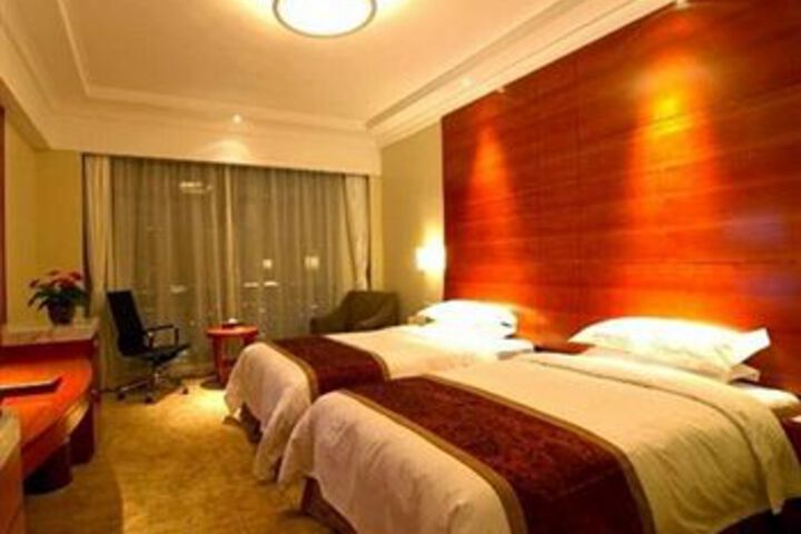Room 3 of 10