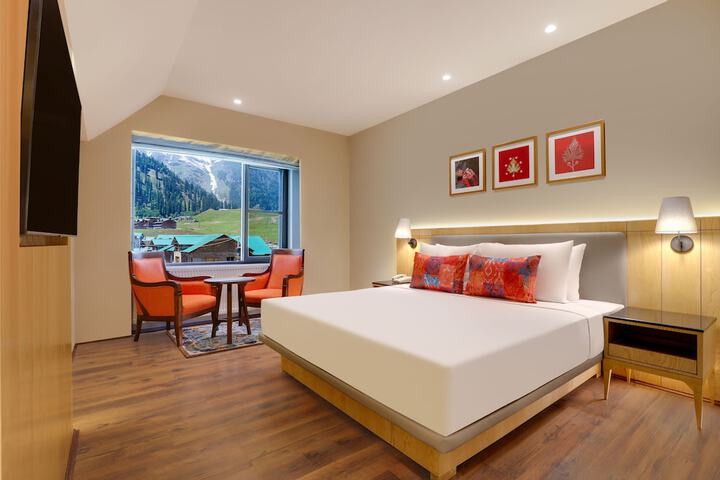 Room 3 of 40
