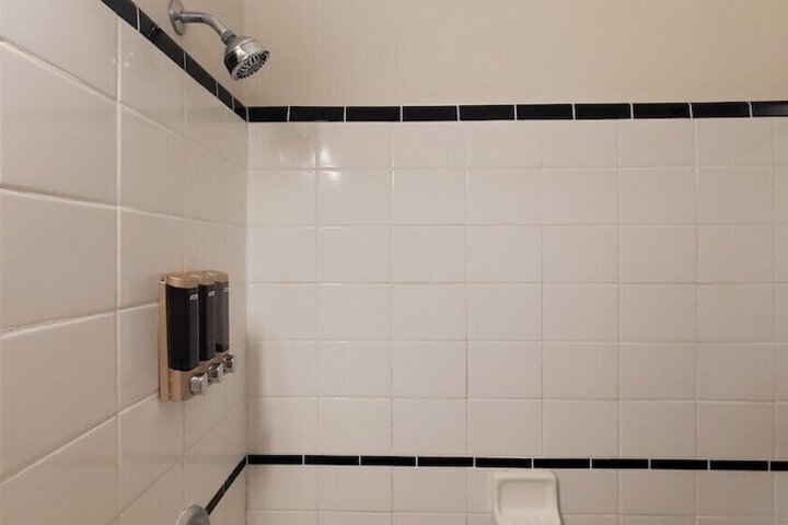 Room 160 of 181
