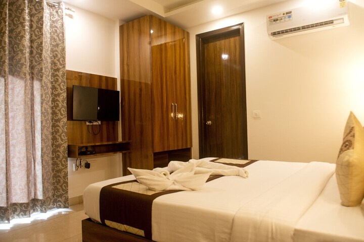 Room 10 of 46