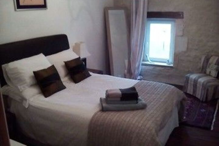 Room 25 of 38
