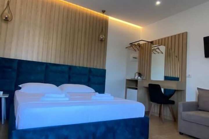 Room 63 of 103
