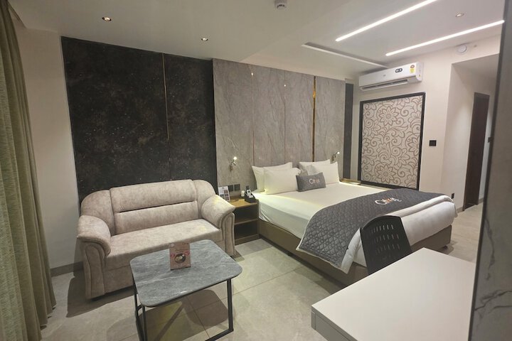 Room 15 of 31