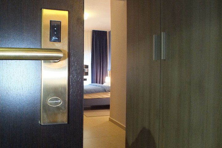 Room 23 of 40