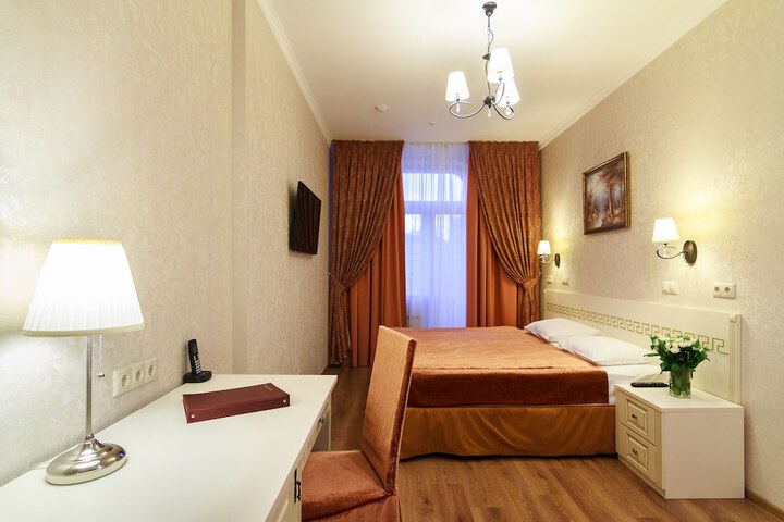 Room 17 of 46