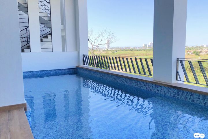Pool 9 of 14