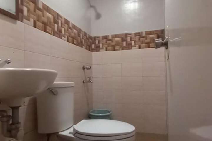 Room 10 of 12