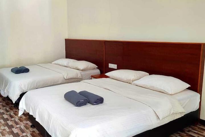 Room 16 of 34