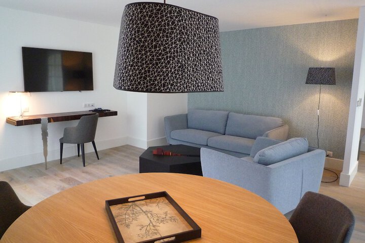 Room 36 of 144