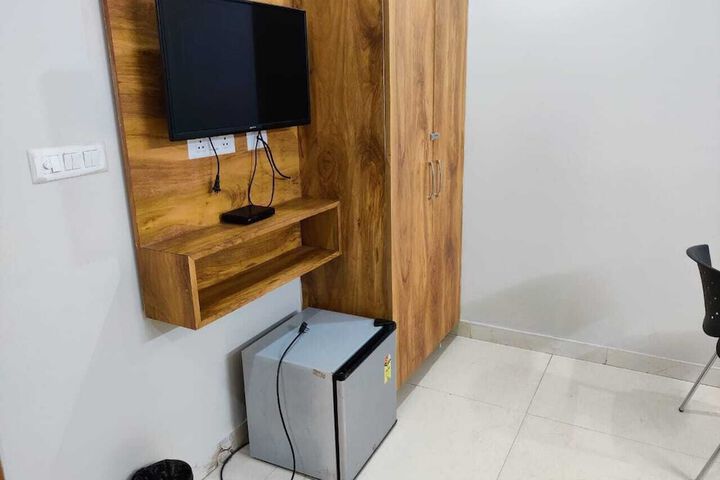 Room 12 of 31