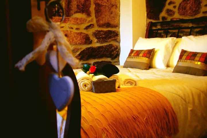 Room 2 of 9