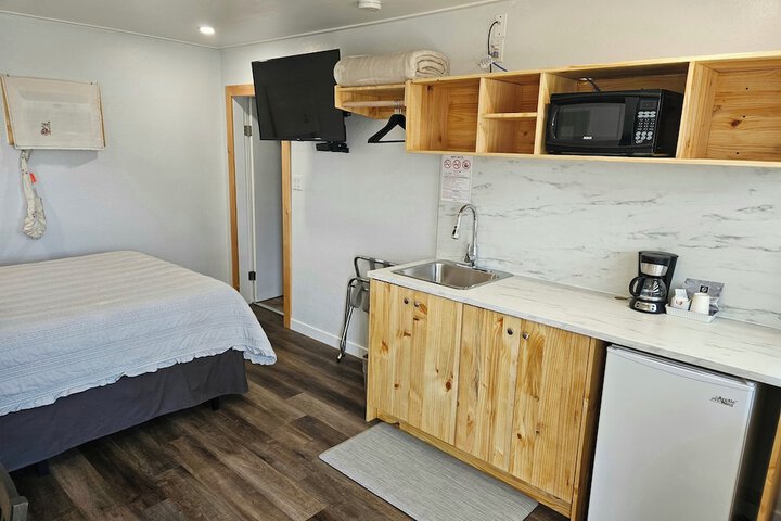 Room 9 of 25