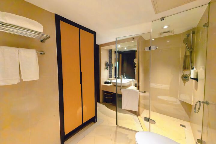 Room 48 of 67