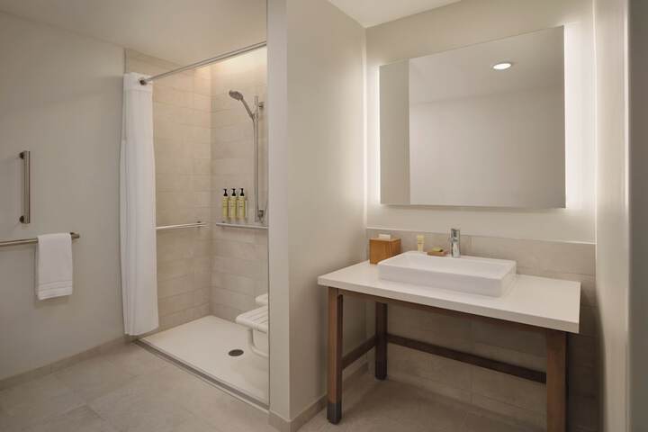 Room 43 of 55