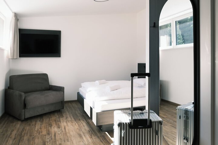 Room 15 of 40