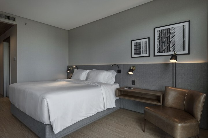 Room 45 of 159
