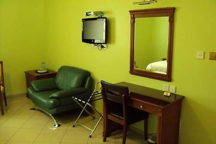 Room 6 of 22