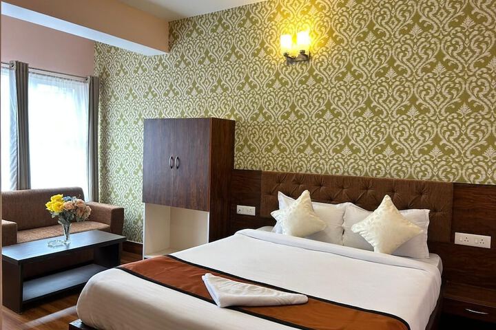 Room 10 of 29