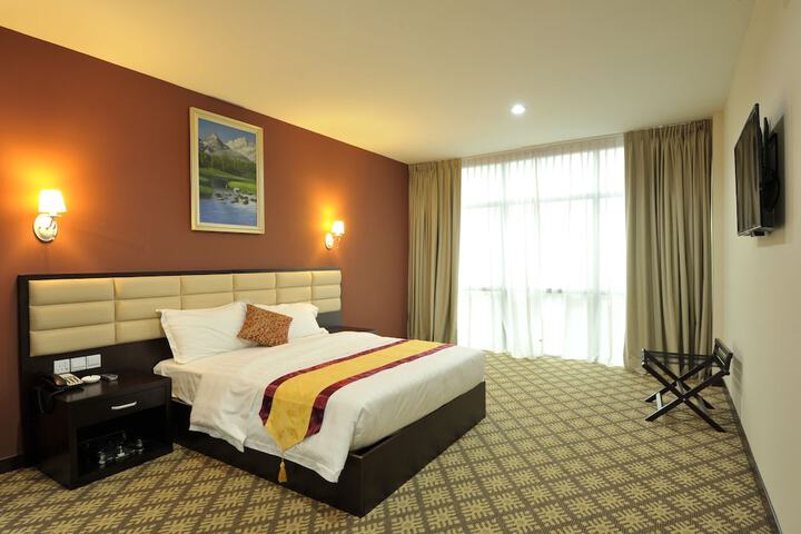Room 9 of 33
