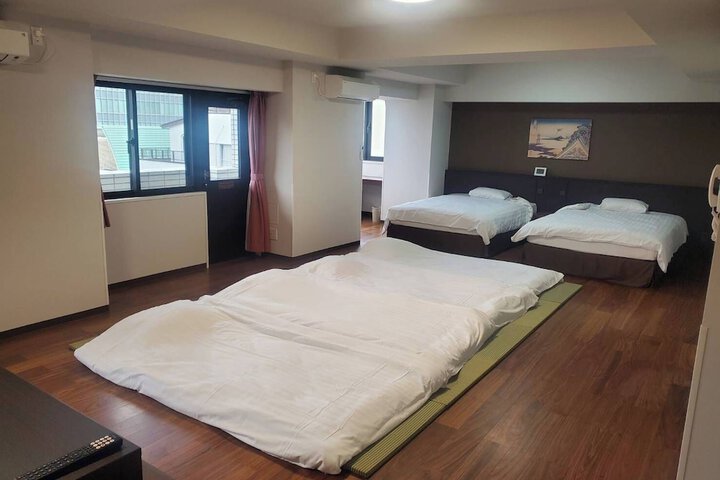 Room 17 of 49