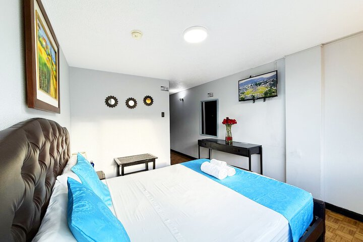 Room 7 of 32