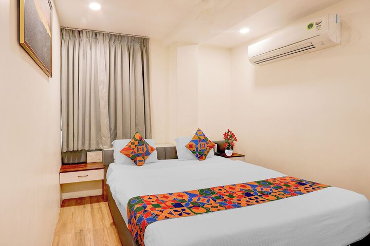 Room 9 of 32