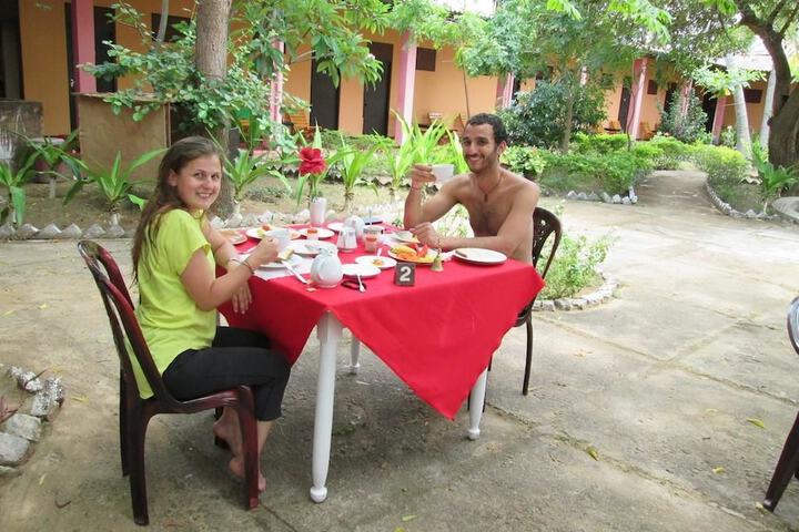 Dining 7 of 18