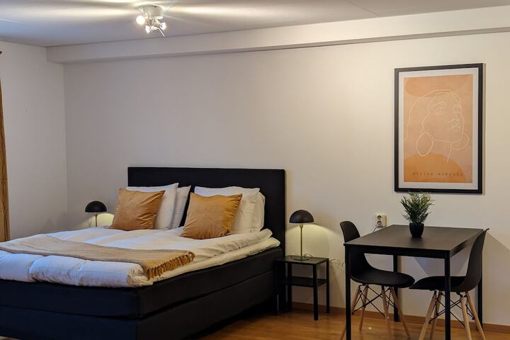 Room 4 of 34