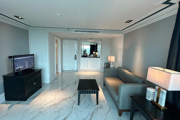 Room 19 of 41