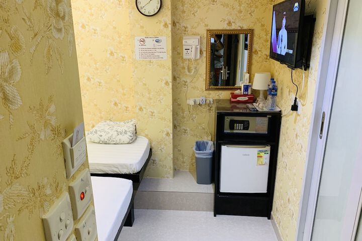 Room 73 of 138