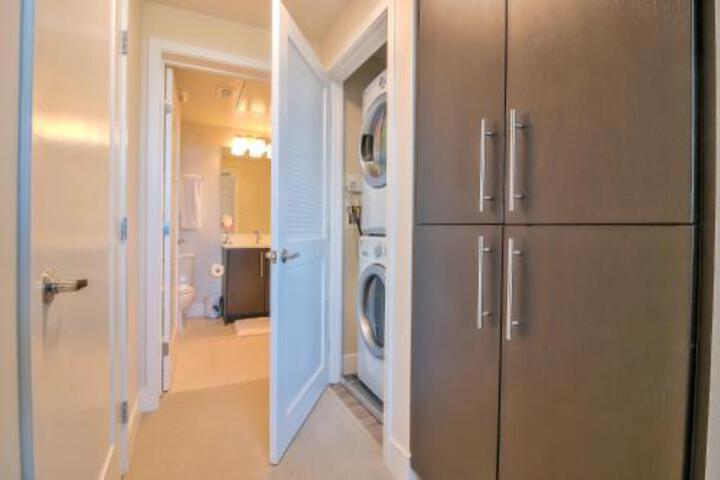 Urban Flat Apartments at Redwood City in Redwood, CA