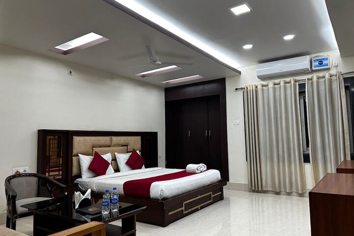 Room 4 of 22