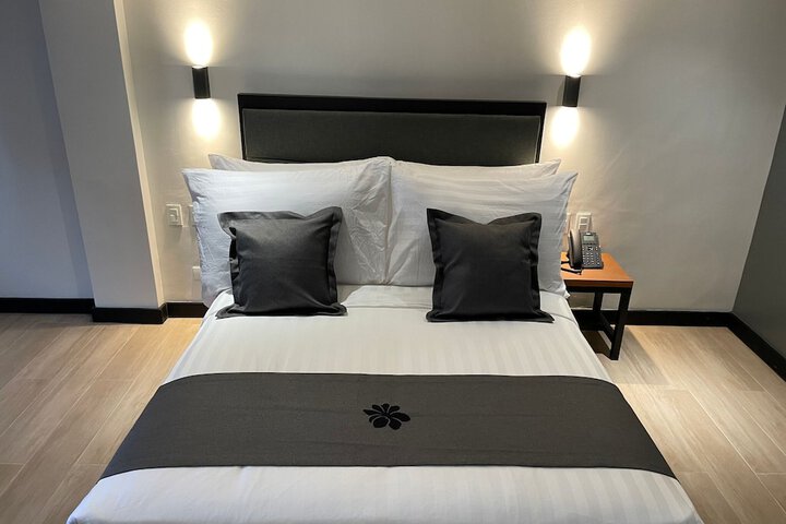 Room 3 of 51