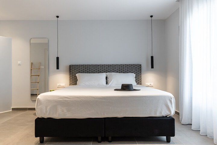 Room 32 of 133