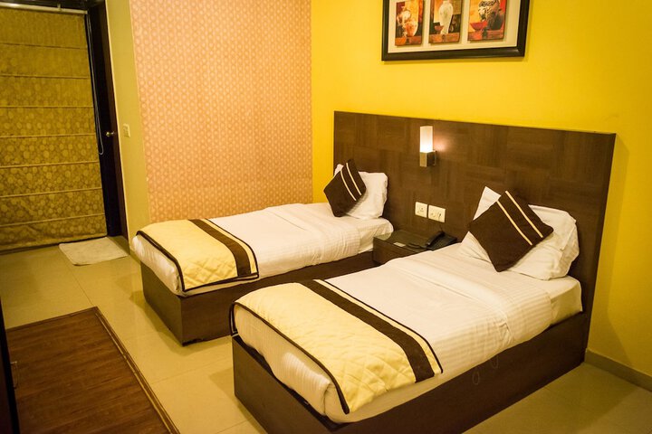 Room 5 of 13