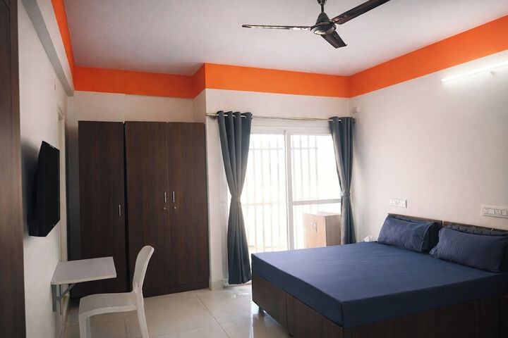 Room 4 of 15