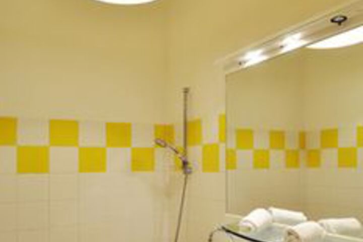 Room 2 of 11
