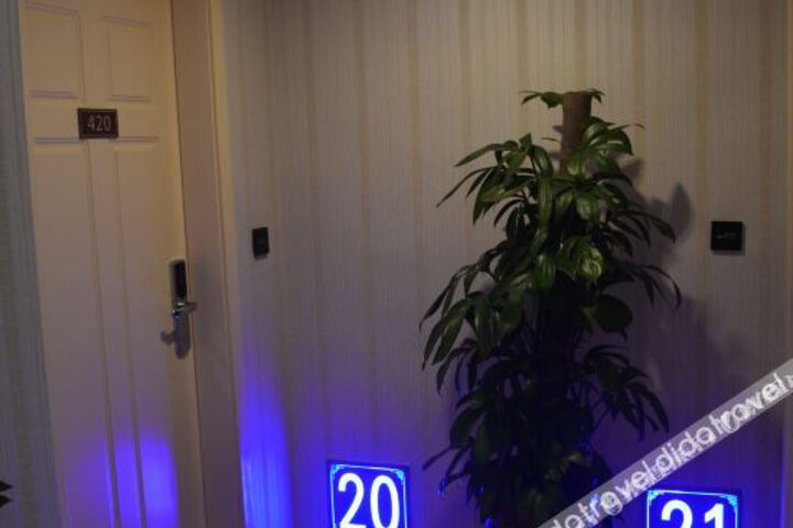 Hotel Interior 7 of 33