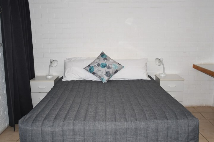 Room 10 of 27