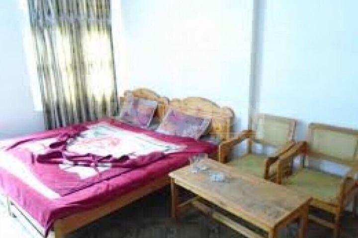 Room 3 of 7
