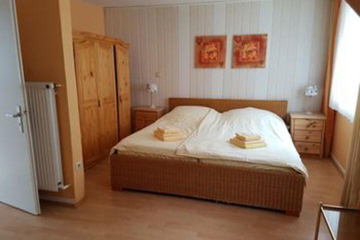 Room 12 of 20