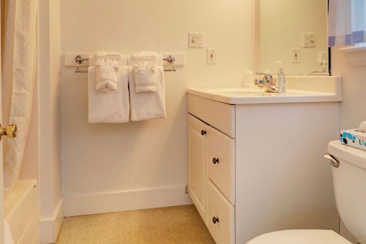 Room 65 of 87