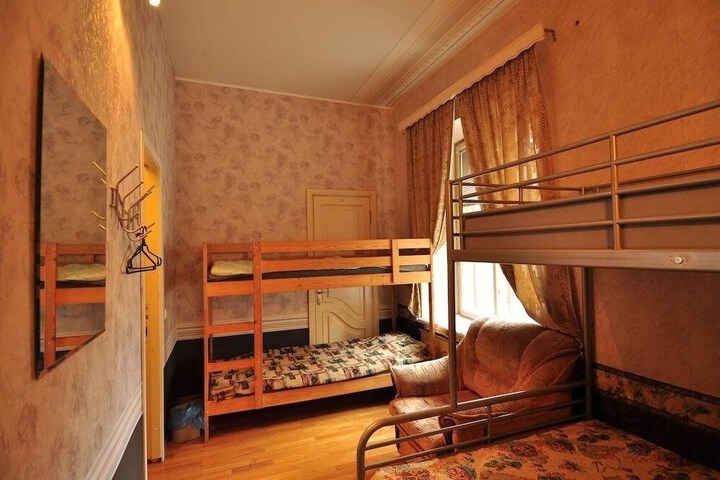 Room 6 of 49