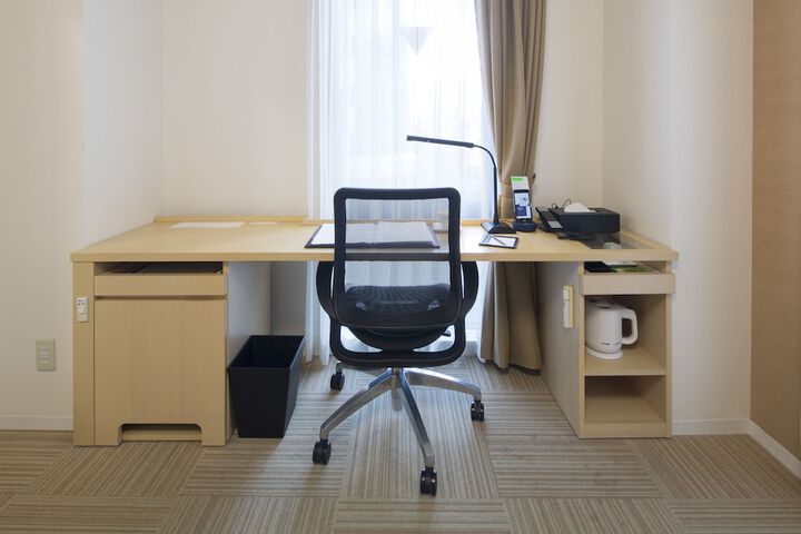 Room 12 of 32