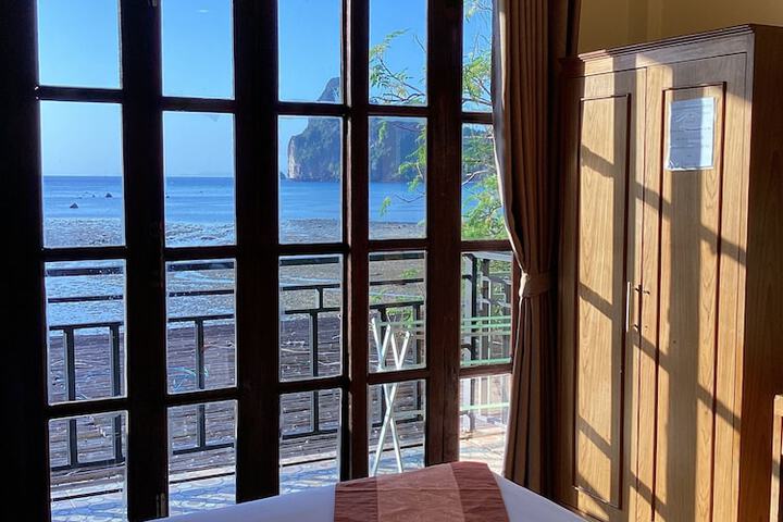 Room 21 of 60