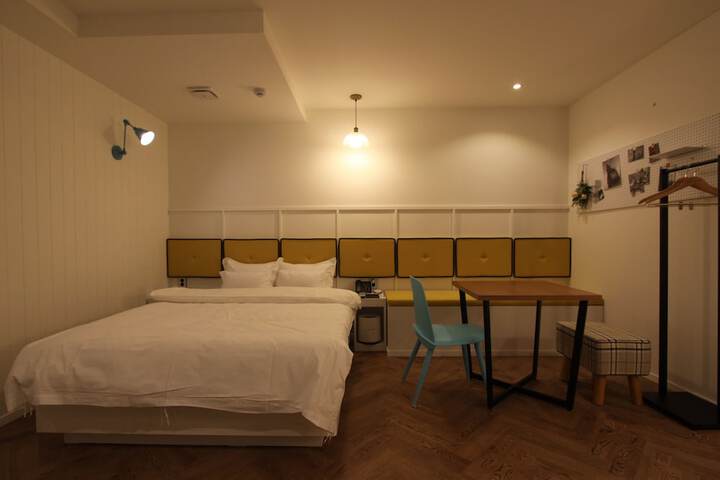 Room 22 of 43