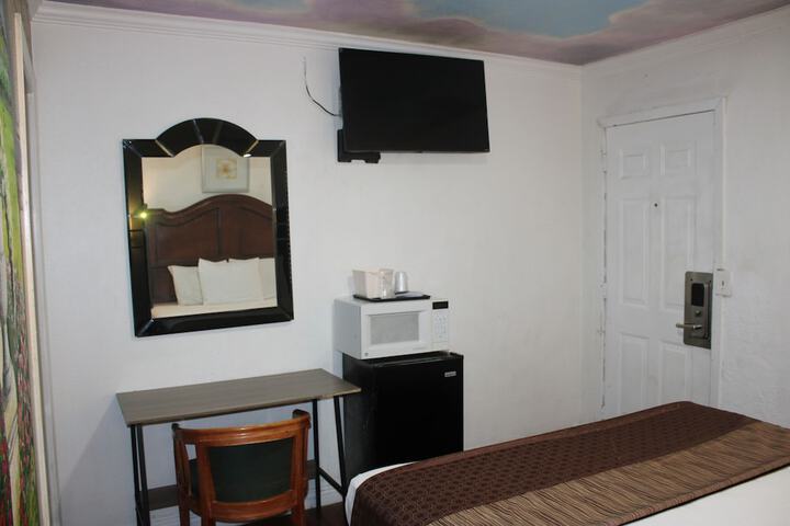 Room 29 of 68