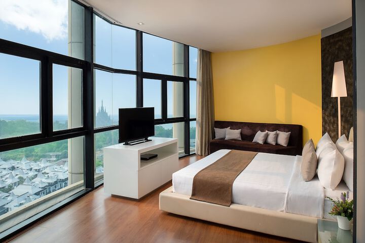 Room 104 of 168