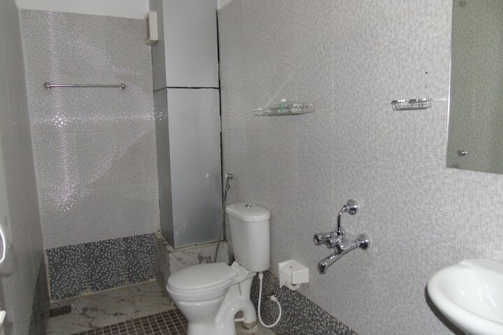 Room 15 of 25